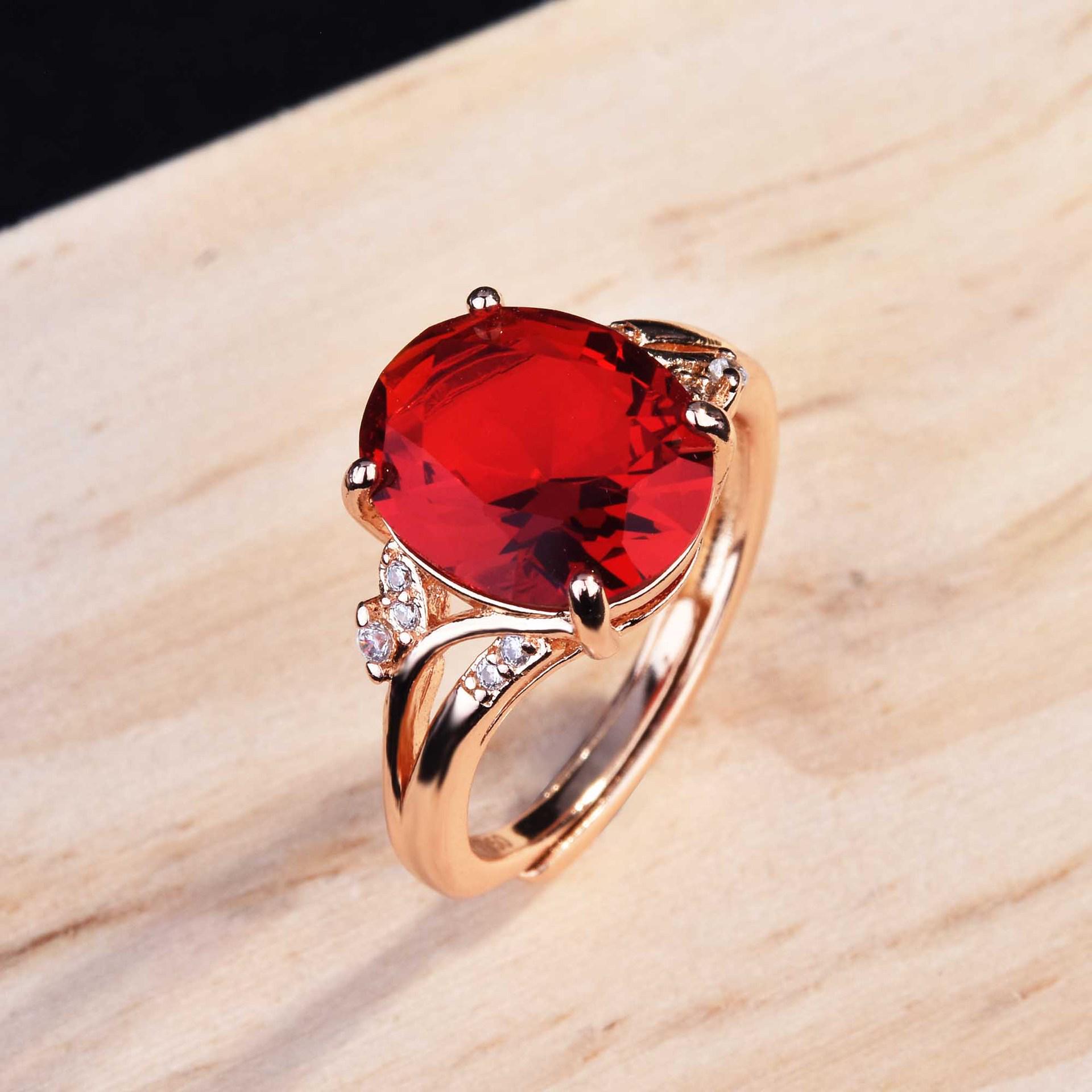 

Кольцо-трансформер с красным турмалином и цирконом, с акцентом из изумруда Adjustable