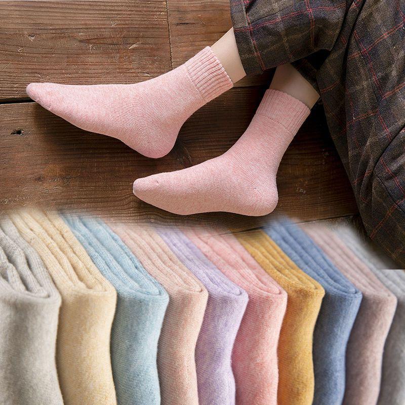 Women's Fleece-Lined Terry Socks, Mid-Calf, Thick, Warm, Sweat-Wicking, Odor-Resistant for Teens, Ideal for Autumn and Winter.