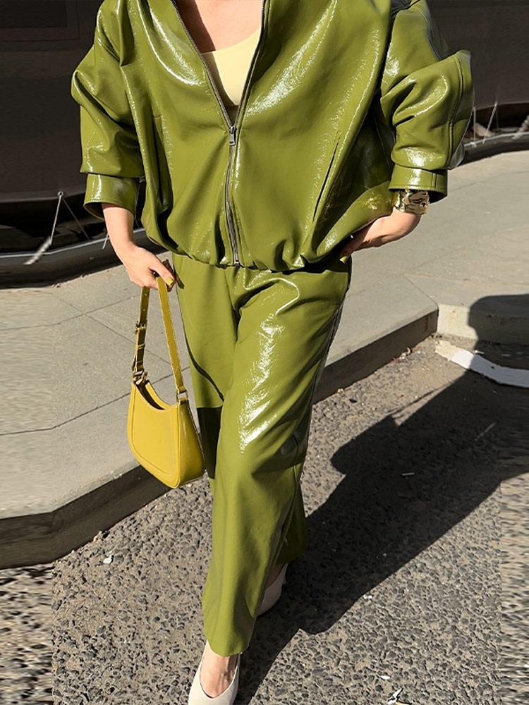 Women's Faux Leather Jacket in Retro Motorcycle Style Stand Up Collar Zipper Jacket Autumn Winter