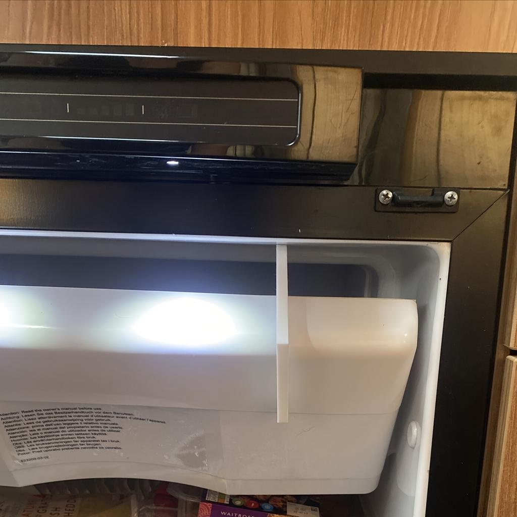 1pc RV Freezer Door Stop with -Mold Design & Air Circulation System - Heavy-Duty Black Door Wedge for RV, Caravan,Camper Fridge