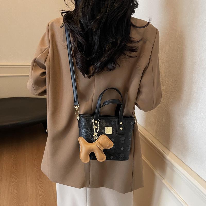 Ieșind geantă mică pentru femei 2025 nouă la modă populară de înaltă calitate geantă de umăr navetistă messenger geantă găleată