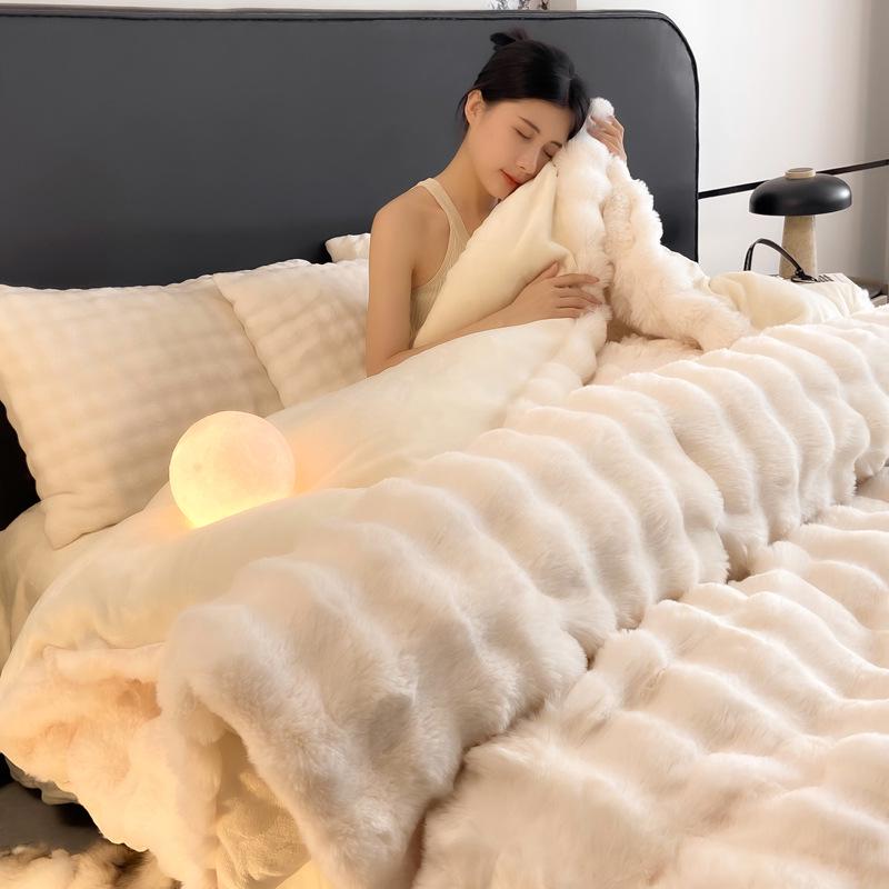 Plush Rabbit-Bed 3-Piece Set: Solid Color Duvet Cover & Rounded Corner Bed Sheet