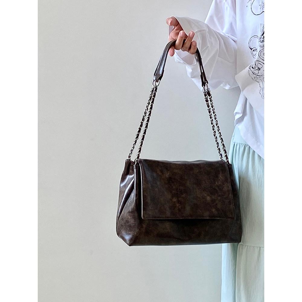 IELGY Chain Underarm Bag Large Capacity Commuter Shoulder Tote Bag