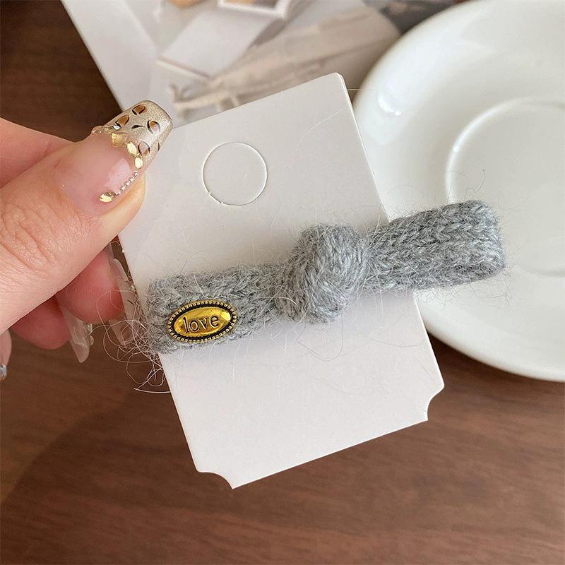 

Foreign-style fabric, bow, woven wool clip, one-word duck bill hairpin, hairpin, side hair accessories, bangs hairpin.
