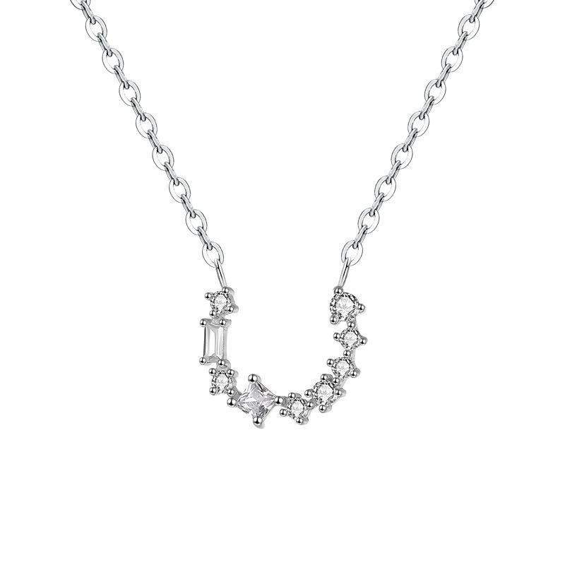 Petit Collier Fer à Cheval Incrusté de Diamants, Chaîne Ras du Cou, Collier Créatif Tendance et Polyvalent, Tendance Minimaliste pour Femmes