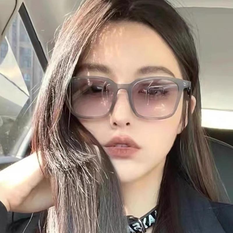 Fashion Vintage Square Sunglasses Luxury Brand Designer Sun Glasses For Women Small Thin Frame Punk Tea Shades