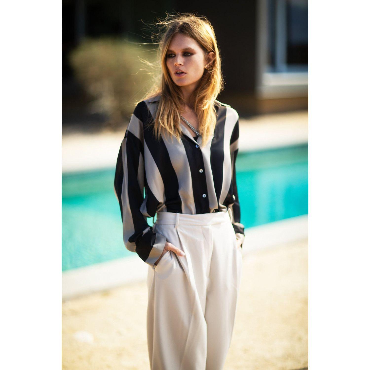 

STRIPED OVERSIZE SHIRT