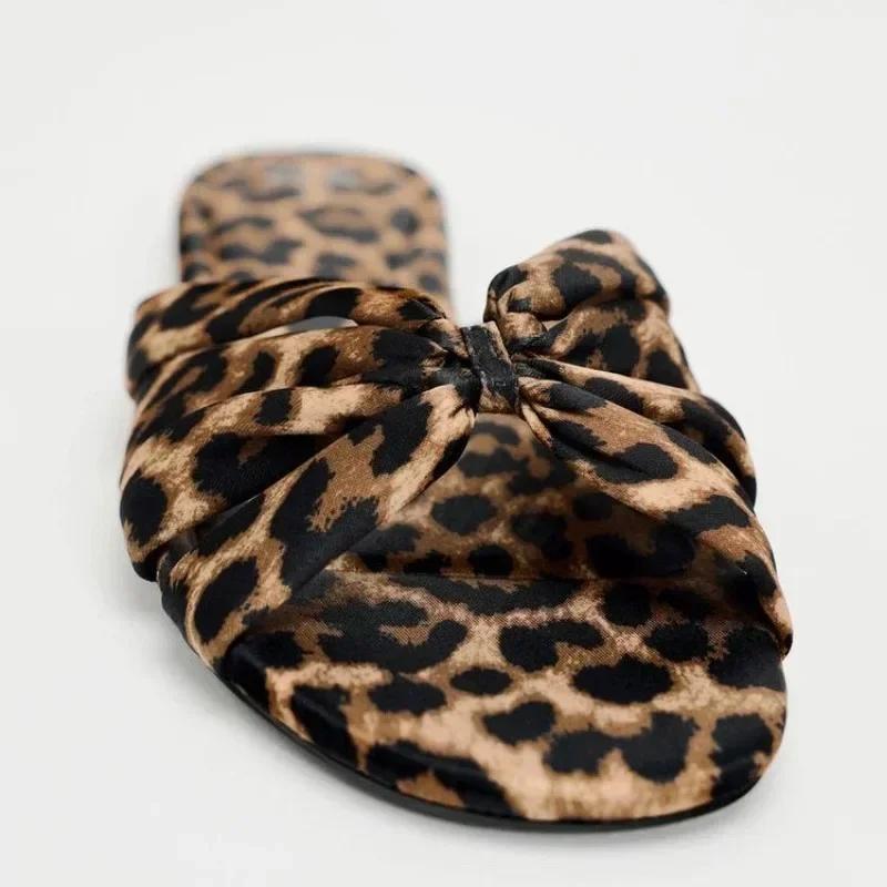 Women's Sexy Slippers 2025 Summer Fashion Leopard Pleated Flat Shoes Mules Open Toe Sandals Slides Zapatos De Mujer Flip Flops