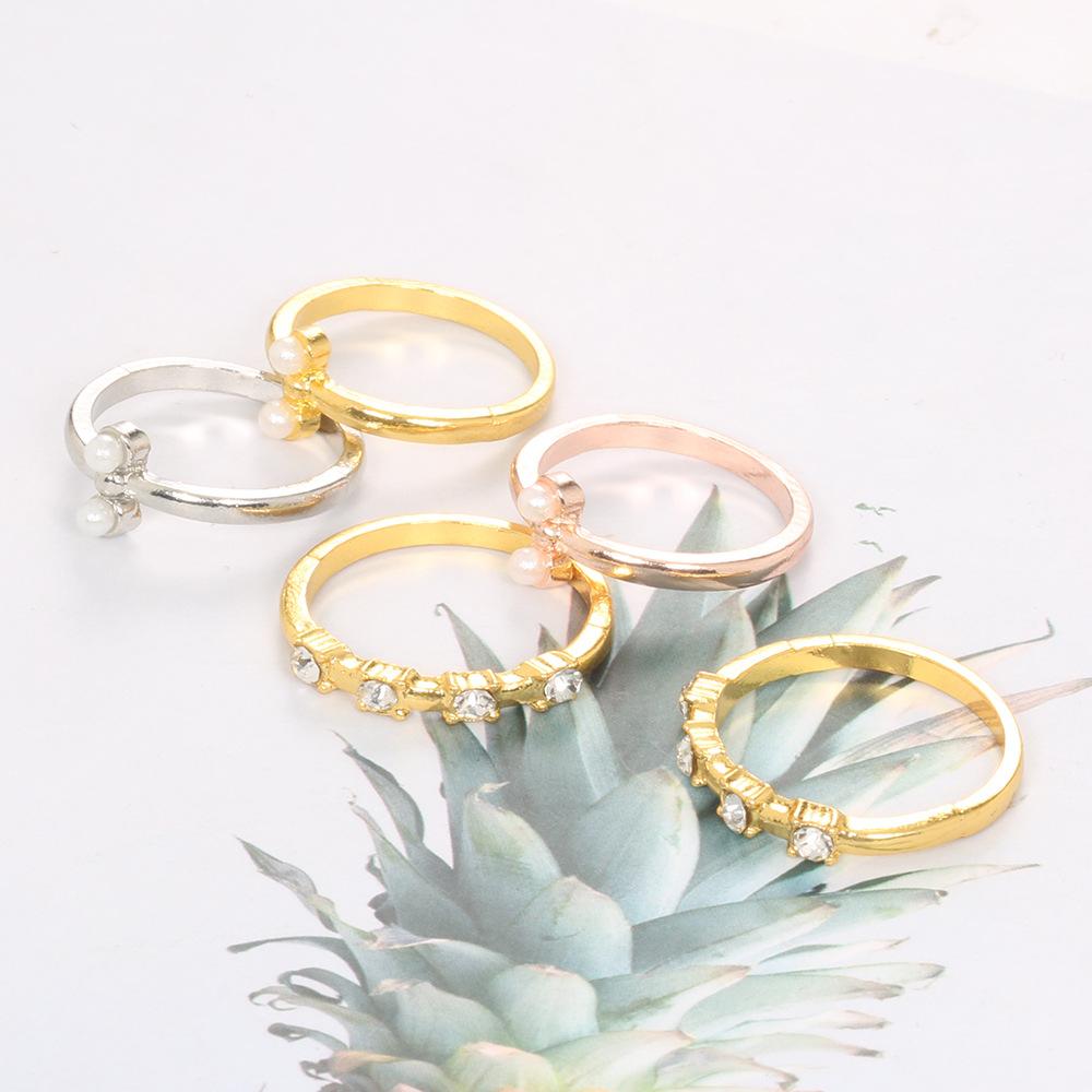 Anello con Perle e Diamanti Semplice, Elegante e Personalizzato, Colore Misto Oro, Argento, Oro Rosa, Set da 5 Pezzi