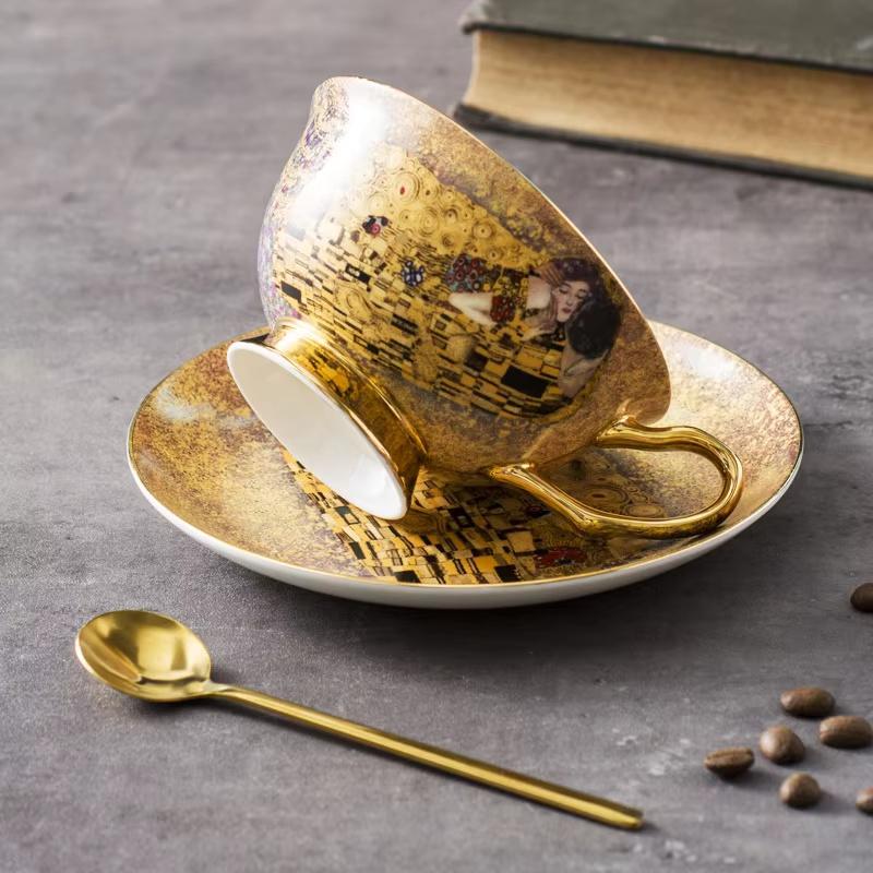 

Роскошный набор кофейных кружек из костяного фарфора - Чайные чашки в стиле европейского дворца с ложками и подносом, Элегантный подарочный набор для послеобеденного чая 220ml