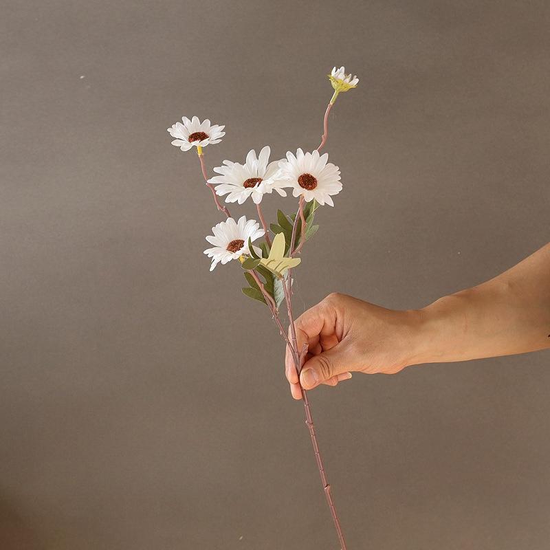 

Autumn Chrysanthemum Artificial Daisy Flowers 52cm Faux Silk Daisy Flowers with Stems for Home Garden Vase Decor,1pc белый