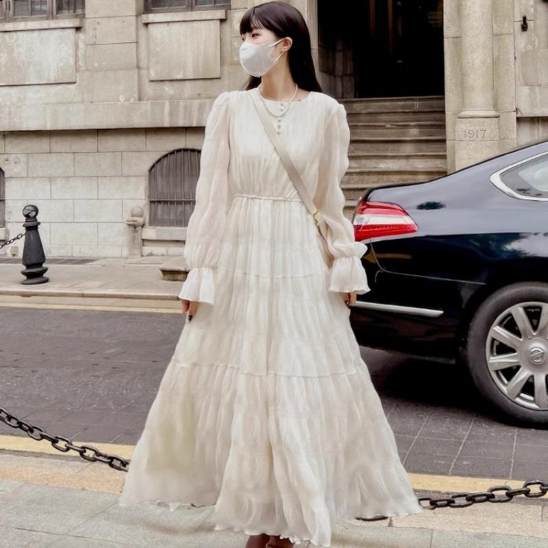 Vestido de praia branco feminino, primavera e outono, plissado, cintura, manga comprida, chiffon