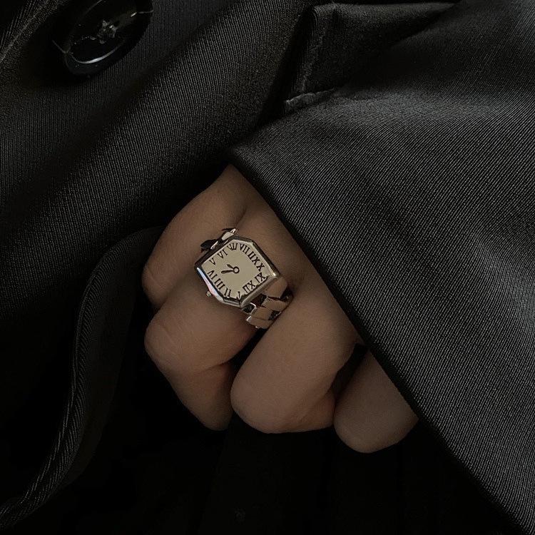 Korean Style Roman Numeral Adjustable Women's Ring - Retro Fashion Clock Design, Heavy Craftsmanship for Trendy Hip Hop Look