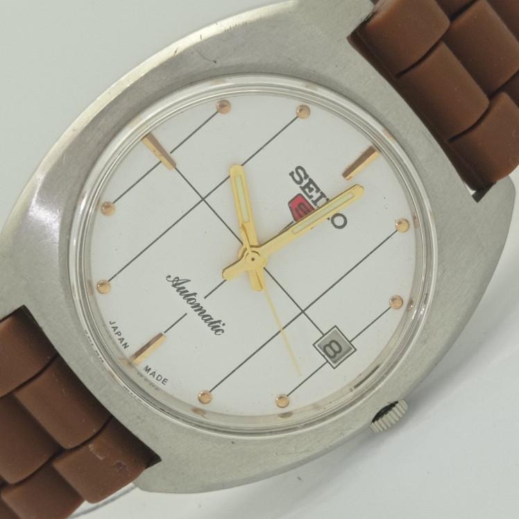 

Б/У SEIKO 5 АВТОМАТИЧЕСКИЕ ЯПОНСКИЕ МУЖСКИЕ ЧАСЫ С ДАТОЙ И БЕЛЫМ ЦИФЕРБЛАТОМ 008-a412925-2 Sku008-a412925