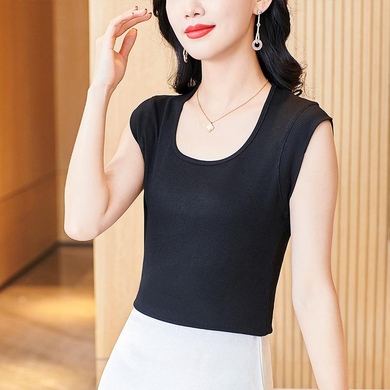 Solid Color Vest Women's Spring New Slim-fitting Undershirt with A Bottom Shirt and A Vest Pullover On The Outside.