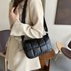 Fashionable Quilted Stitch Large Capacity Cotton Shoulder Bag For Women