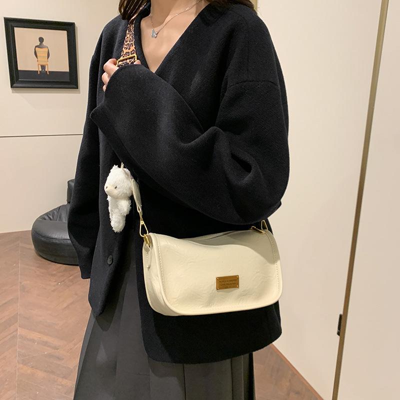 2025 new Boston bag new fashion retro versatile messenger bag popular mobile phone bag