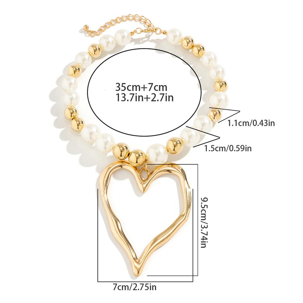 Unique Irregular Heart Pendant Necklace Fashionable Beads Necklace Stylish Neck Jewelry Suitable for Various Occasions