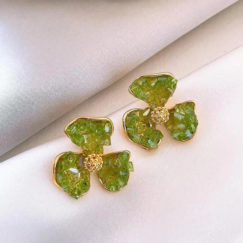 Summer Green Flower Fashionable and Elegant Earrings Temperament Versatile Sweet Stud Earrings Atmospheric Fresh Earrings