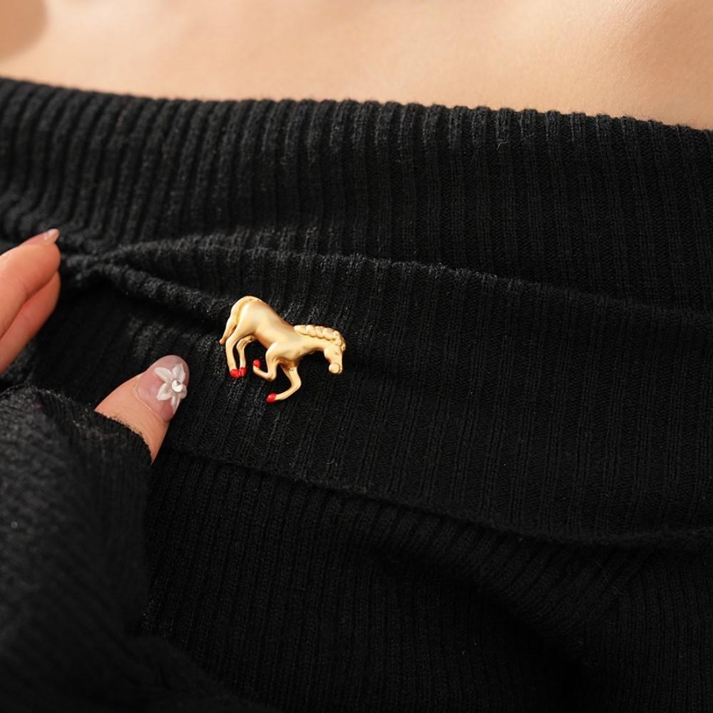 Metal Copper Metal Horse Brooch Vintage Animal Lapel Pins Luxury Zodiac Pony Pin  Suit Accessories
