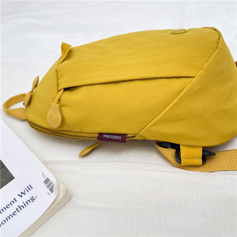 Multifunkční taška přes hrudník Dámský vodotěsný nylonový batoh Lehká crossbody taška na cesty