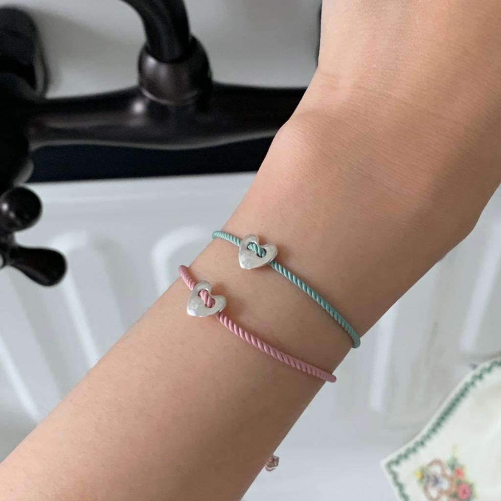 Fashionable Heart Bracelet Adjustable Drawstring Bracelet Alloy Material Suitable for Daily Life and Special Occasion