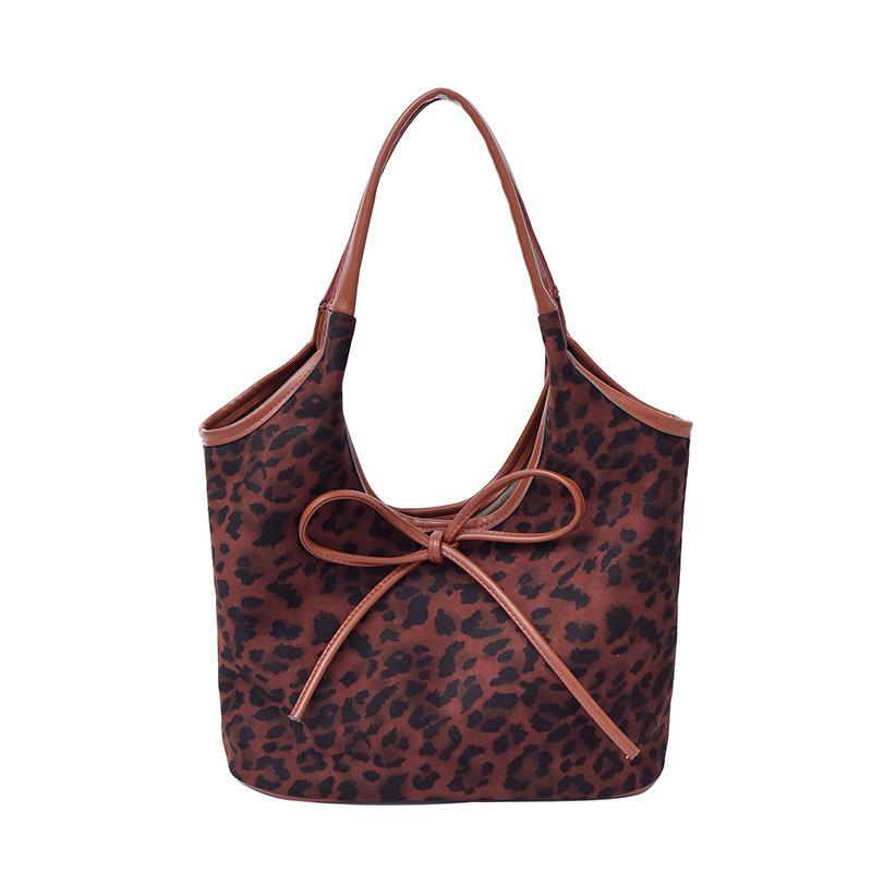 Fashion leopard print shoulder bag women's autumn and winter new simple retro women's bag versatile casual tote bag