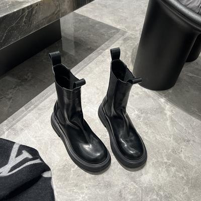 Leather Retro Platform British Chelsea Boots Short Boots Women'S Medium Tube Pleated Cigarette Boots Martin Boots