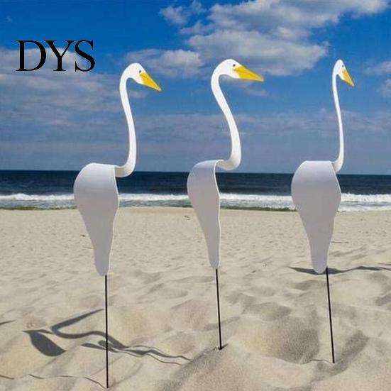 Outdoor Garden Centerpiece Flamingos Yard Decorations, Plastic Flamingo Lawn Statue with Metal Stakes, Weather Vibrant Decor Resistant Ornaments & for