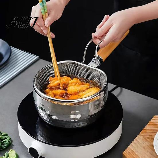 Stainless Steel Kitchenware Skimmer Strainer, Fine Mesh Slotted Spoon with Cooking Utensil for Noodles Long Handle, Rustproof Kitchen Tool Frying