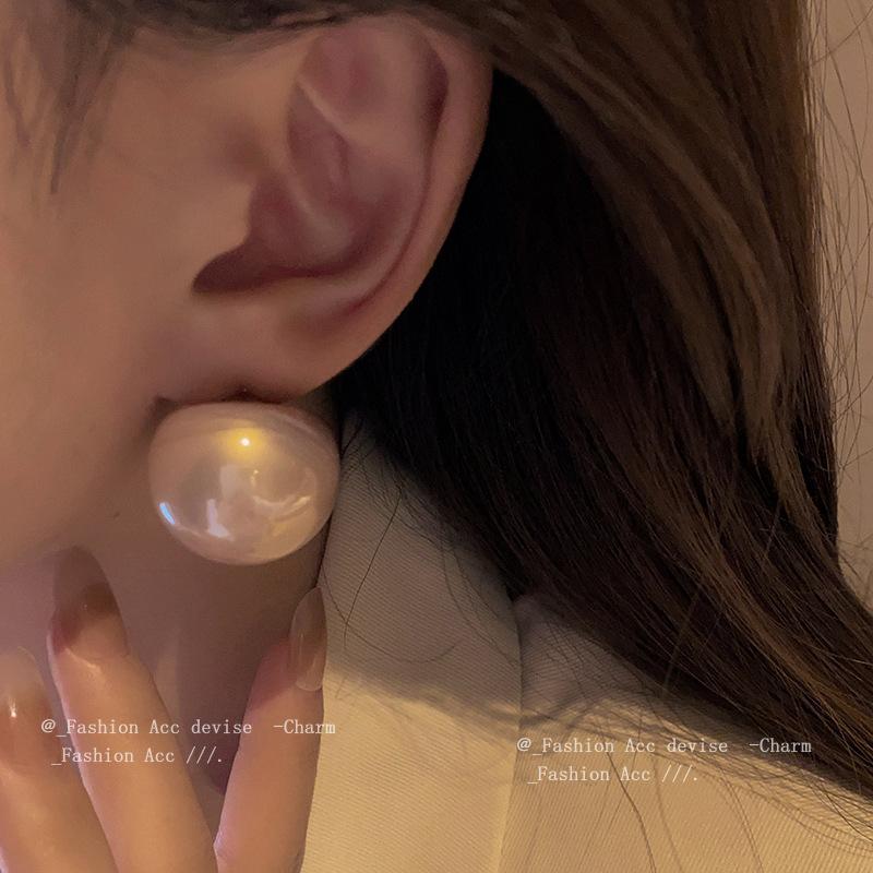 Silver needle retro pearl geometric earrings French exaggerated high-end stud earrings niche versatile temperament earrings women