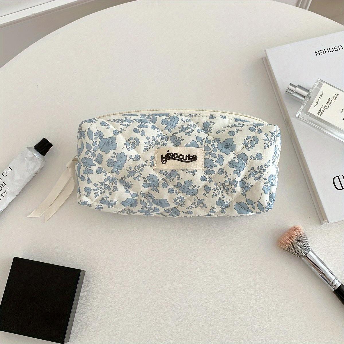 

1pc, Stylish Floral Pattern Quilted Makeup Bag - Multifunctional Storage Pouch, Portable Toiletry Organizer,Travel Accessory Bag