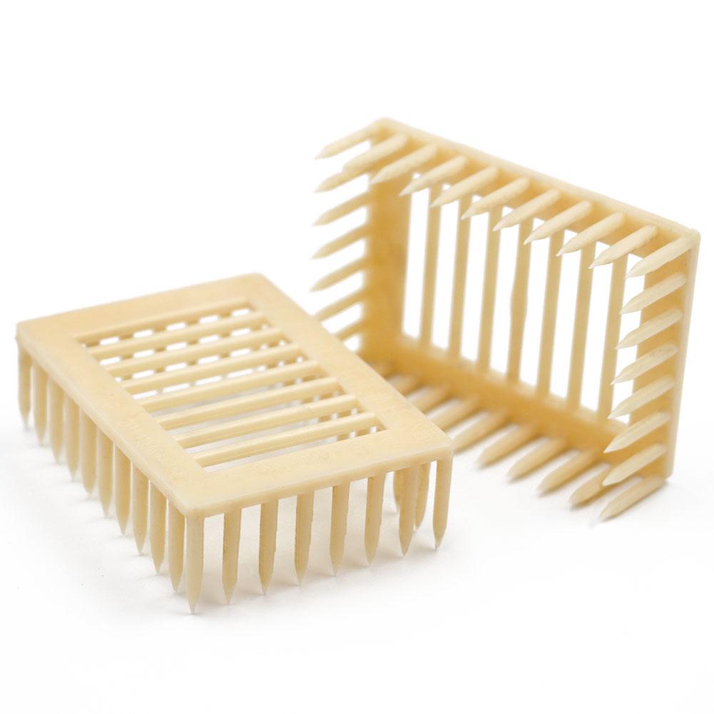 2 PC Beekeeping Plastic Queen Bee Marker Cage Clip Bee Catcher Beekeeper Beekeeping Tools Equipment