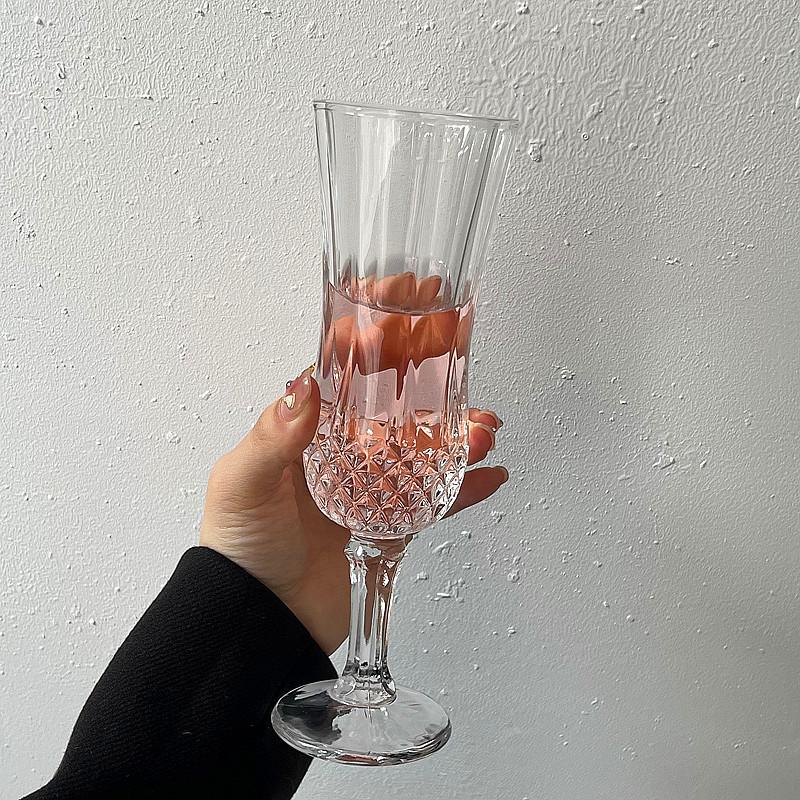 Elegant Crystal Wine and Cocktail Glass Set: High-Stemmed Red Wine, Champagne, and Cocktail Glasses.