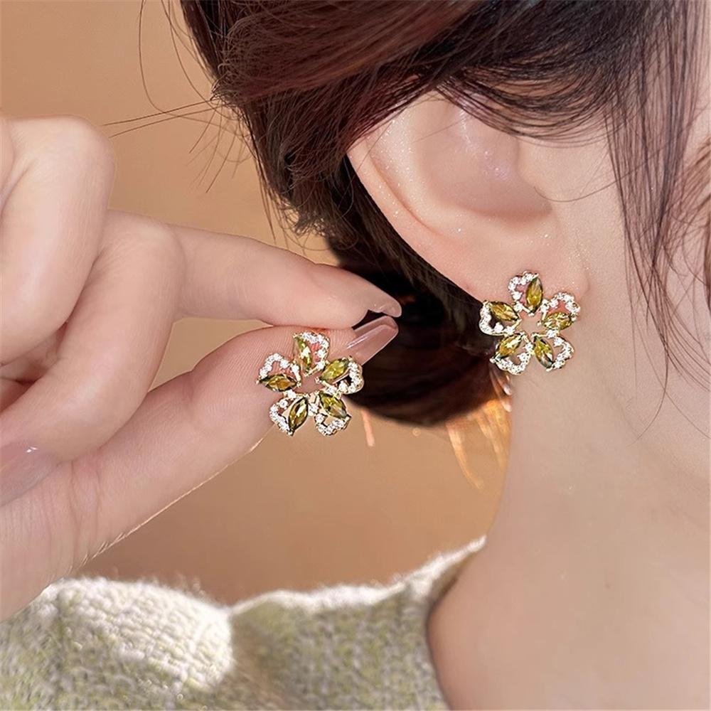 Cute Female Gold Color Flower Stud Earrings Lovely Bridal Wedding For Women