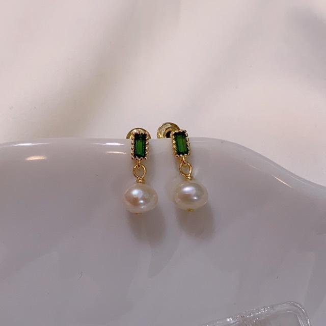 Natural freshwater pearl pendant stud earrings for women, emerald zircon s911, silver needle niche mini control earrings
