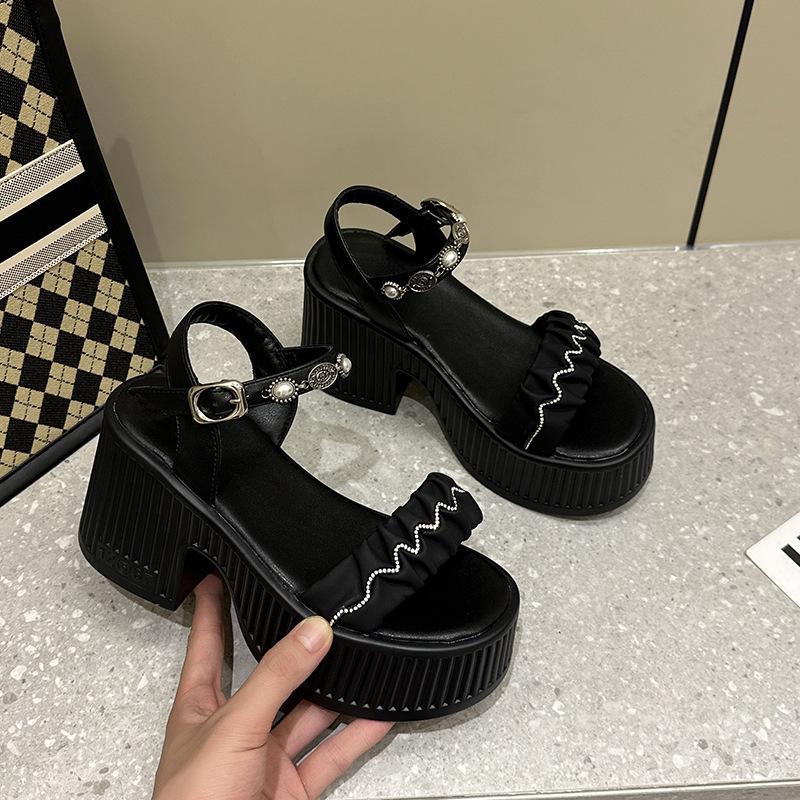 Rhinestone sandals 2025 summer new popping board Internet celebrity muffin platform Internet celebrity Roman women sandals