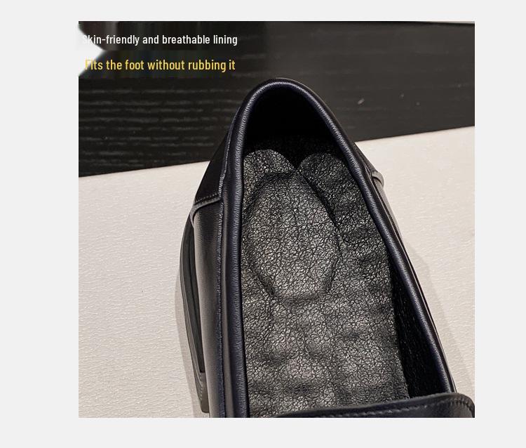 Damen Retro Leder Slipper im britischen Stil mit verstecktem Absatz, Trend Frühjahr 2025.