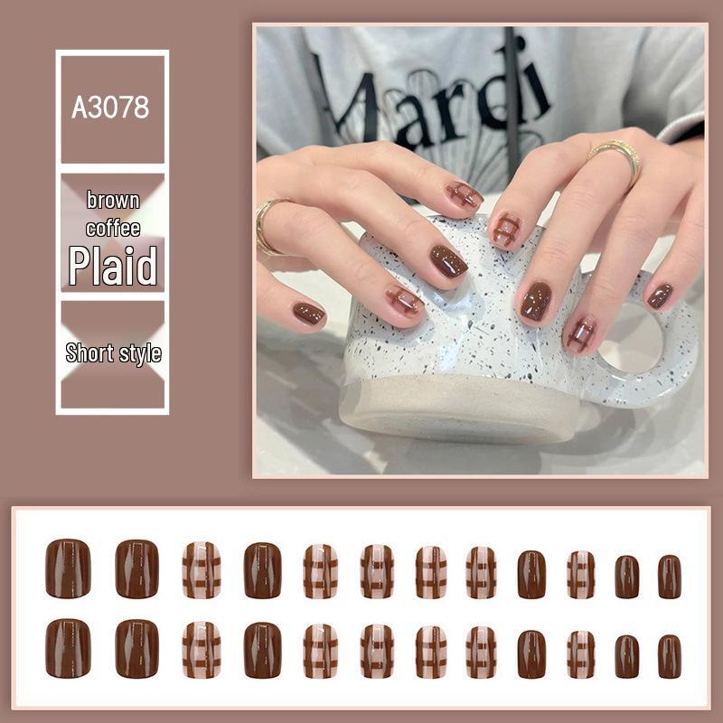 

Коричневые клетчатые накладные ногти - Короткая длина, Однотонные, Универсальные для повседневной носки, Осенне-зимний стиль, Накладные ногти одного размера.