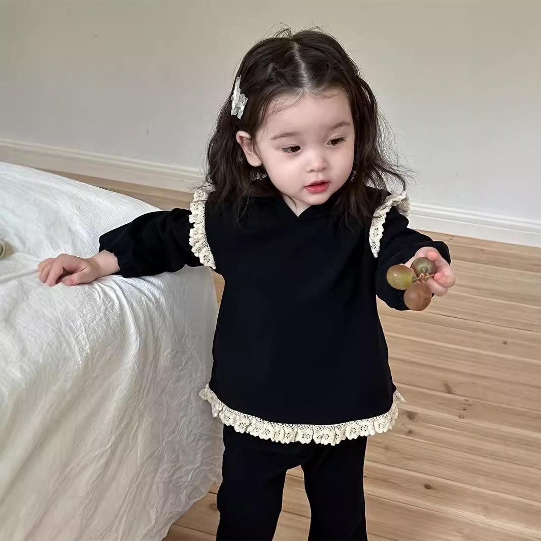 

Комплект из двух предметов для девочек в корейском стиле: толстовка с капюшоном и кружевной топ - Осень 2025 73 cm чёрный