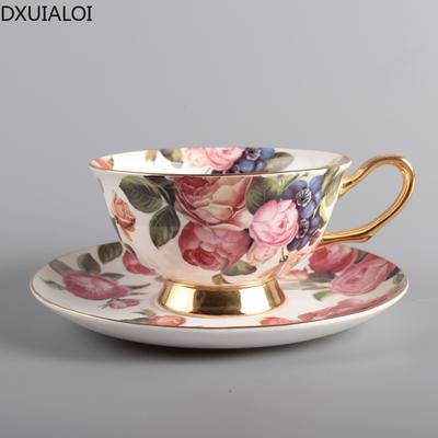 Tazza da caffè e piattino in stile europeo Moda pastorale inglese Tazza in ceramica high bone china per il tè pomeridiano Tazza da tè 200ML DXUIALOI