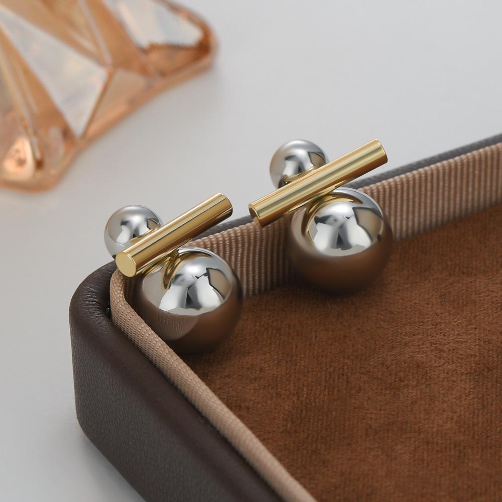 

Two-Tone S925 Silver Ball Earrings: Stylish Design for Women, Exquisite Celebrity-Inspired Studs