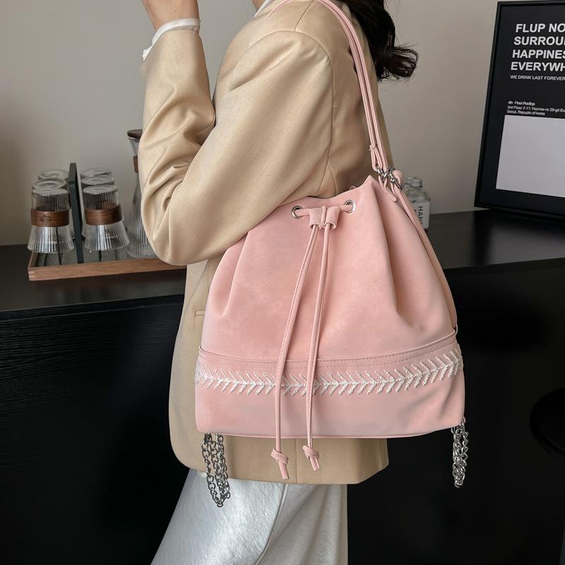 Bucket bag women's 2025 new spring and summer niche design chain backpack women's high-end fashion messenger backpack