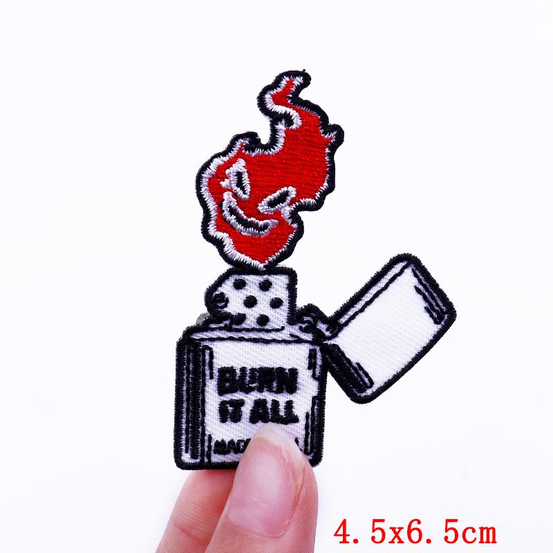 Personality Skull Embroidered DIY Punk/Rock Patch Iron On Patches For Clothing thermoadhesive Patches For Clothes Badge Decor