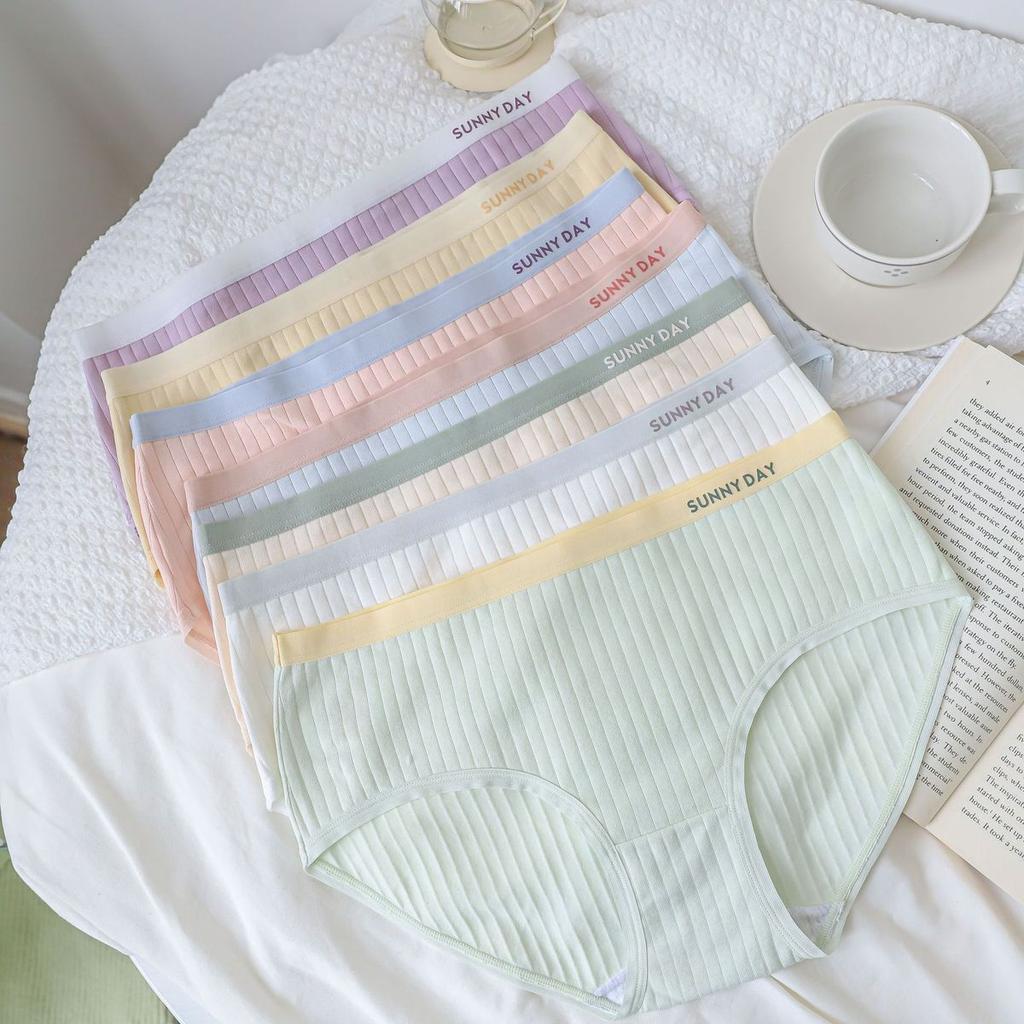 Simple Letter Solid Color Panties Made of Pure Cotton Antibacterial Mid Waist Comfortable Hip Hugging Triangle Women’s Panties