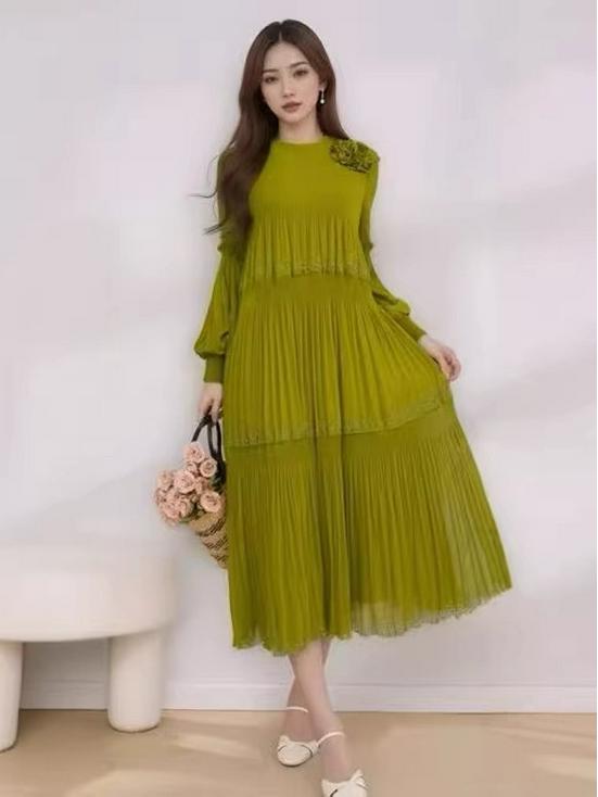 European & American Plus Size Pleated Dress with Rhinestones & 3D Flowers - Elegant Solid Color Long Women's Fashion
