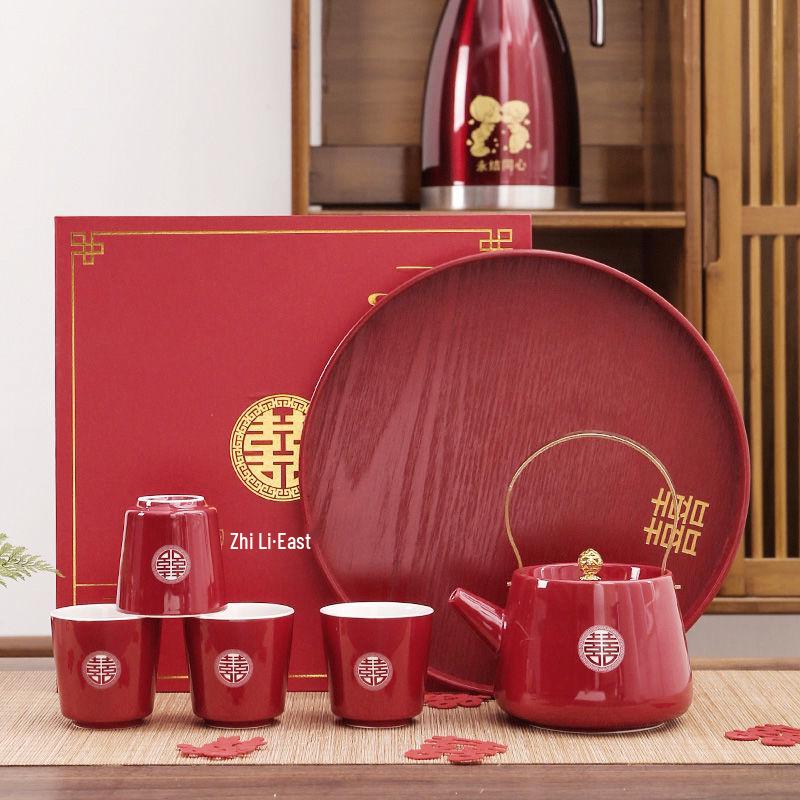 Wedding Tea Set: Elegant Teapot and Cups for Newlyweds' Traditional Ceremony