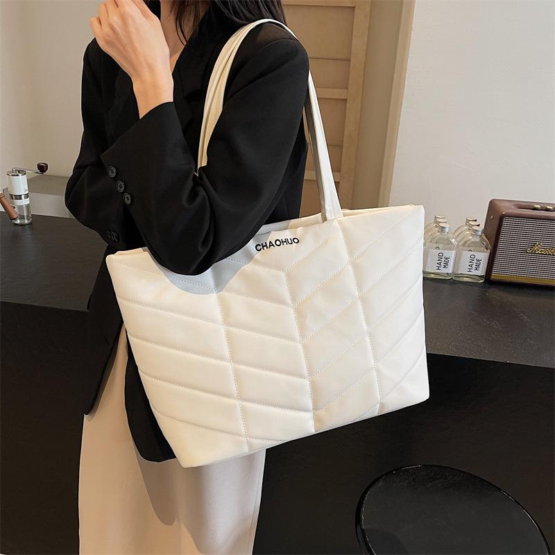 

2025 new pu bag cotton clothing bag handbag commuter rhombus shoulder bag large capacity tote bag 49*15*30