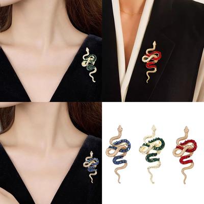 Fashionable Crystal Snake Brooch Pin For Various Outfit Chinese New Year Celebration Badge Pin for Business Meeting Suit
