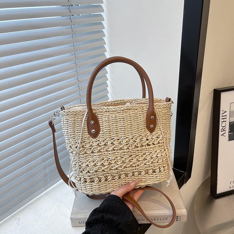 Straw bag Large capacity popular bag Women's beach woven bag Leisure student portable premium bucket bag